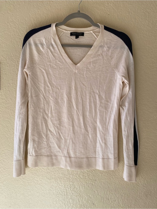 Banana Republic Sweaters - Banana Republic Extra Fine Merino Wool VNeck Essential Sweater Preppy Minimalist